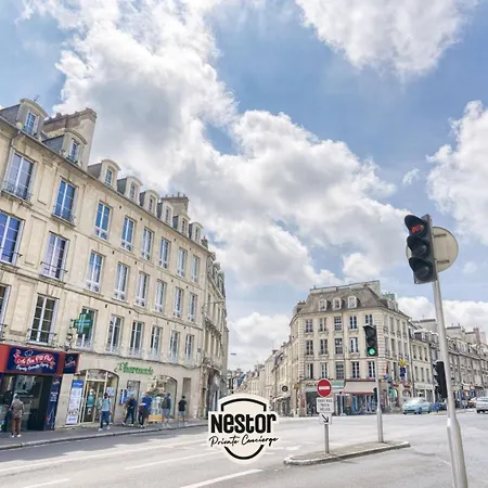 La Casa Moderna — Quiet, Modern *