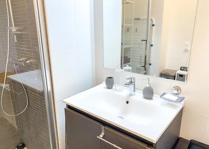 La Casa Moderna — Quiet, Modern * Caen